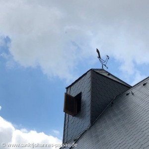 offen Tür zum Glockenturm in St. Markus